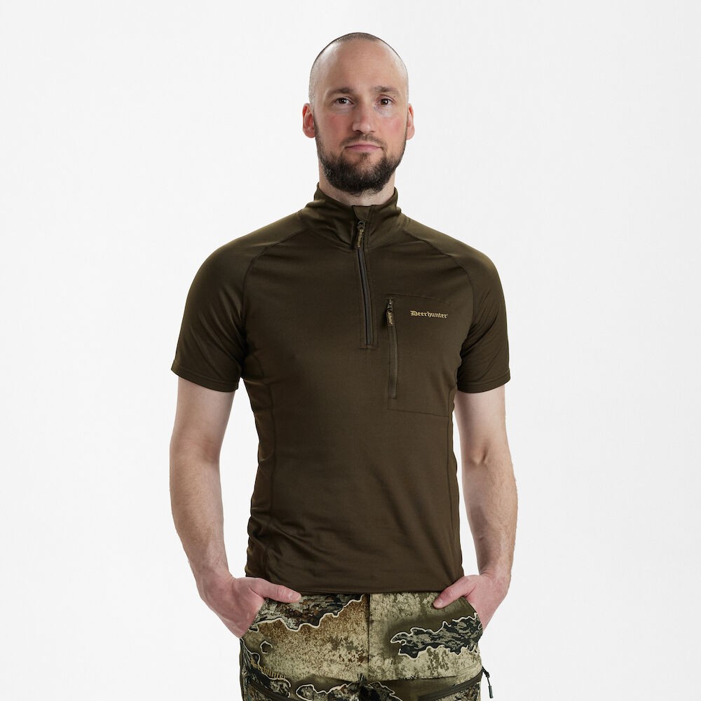 Deerhunter - Excape Isolerad T-shirt med dragkedja i halsen