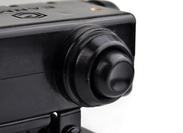Earmor M52 PTT för Motorola 2 pin - Med lös fingerknapp